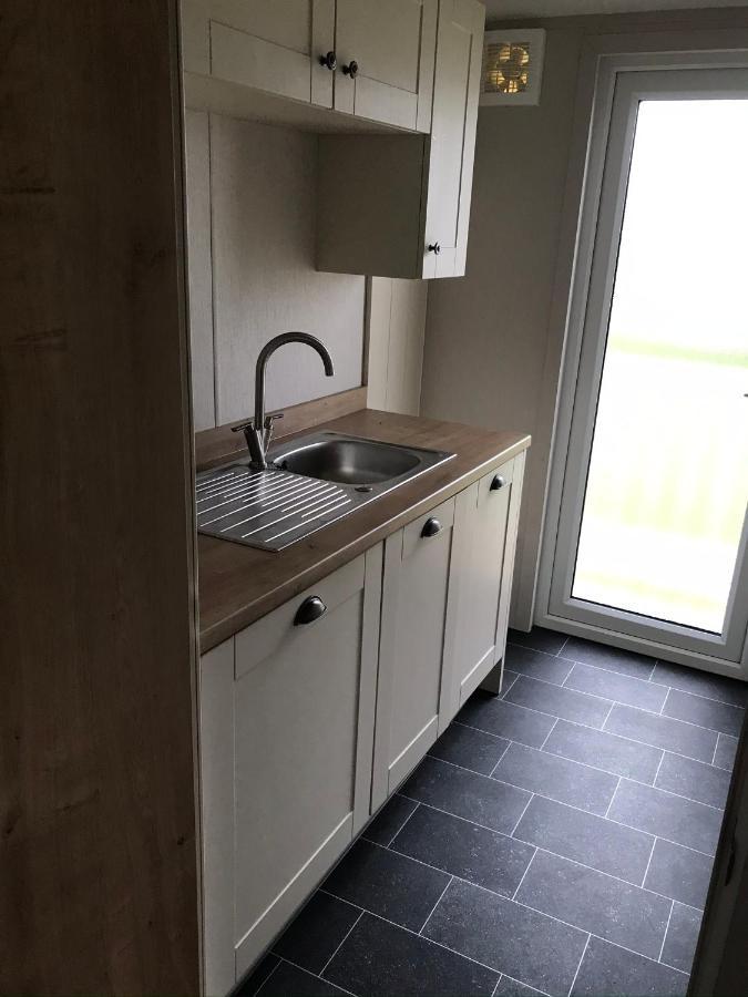 8 Birth Lodge On Cayton Bay Holiday Park Σκάρμπορο Εξωτερικό φωτογραφία