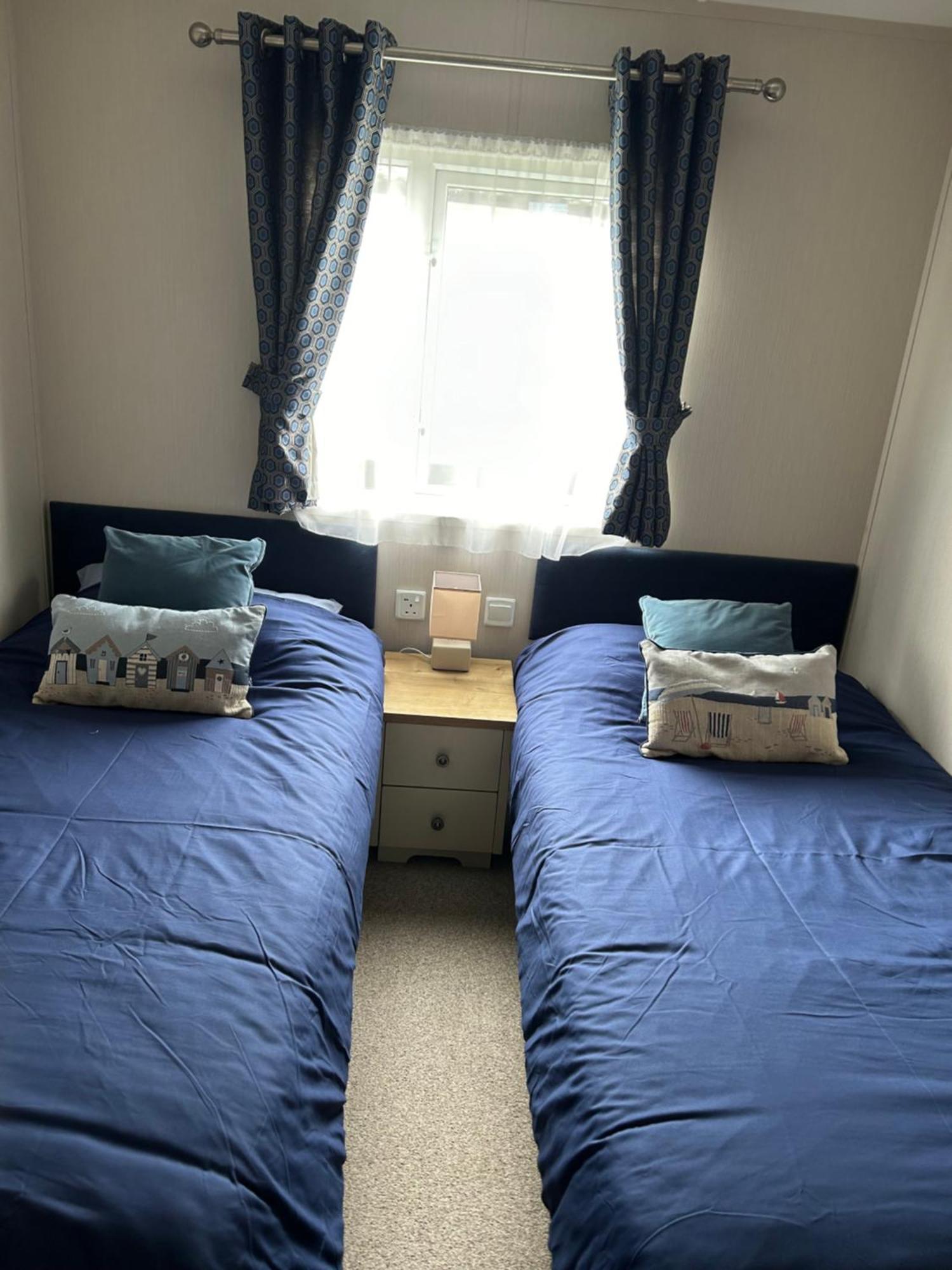8 Birth Lodge On Cayton Bay Holiday Park Σκάρμπορο Εξωτερικό φωτογραφία